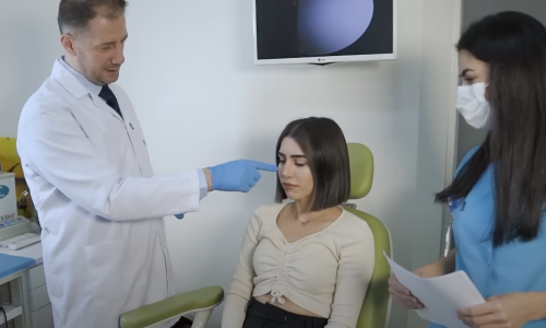 doctor-with-female-patient-medient-ent-hospital