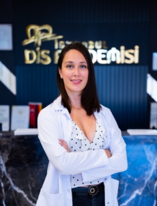 irem-kuucuk-dis